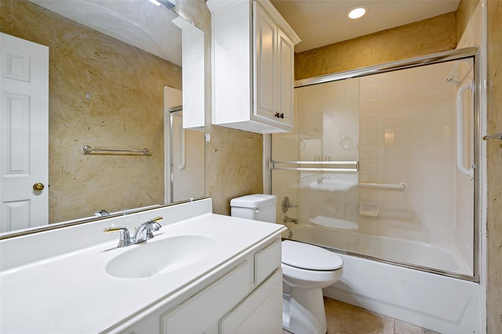 8012 Springmoss Drive Property Photo 22