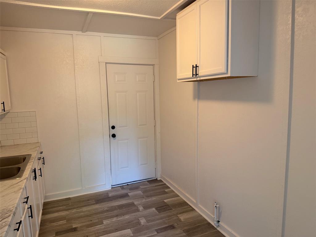 506 W Trinity Street Property Photo 5