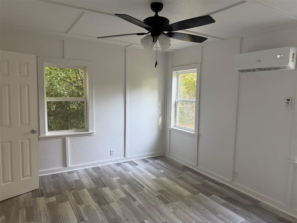 506 W Trinity Street Property Photo 9