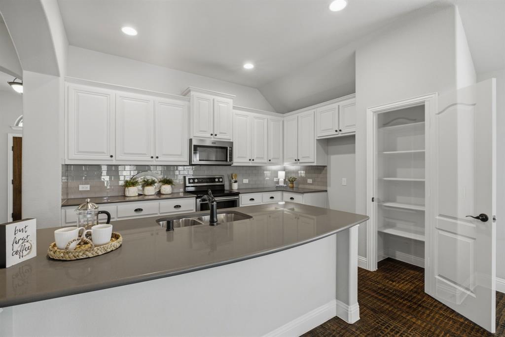 2115 Victoria Lane Property Photo 11