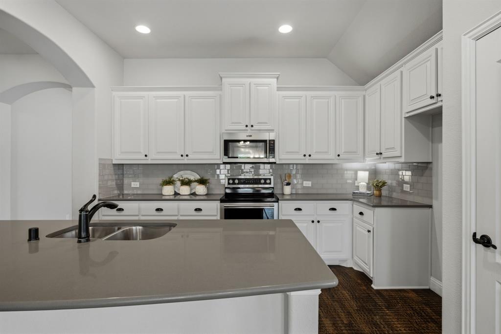 2115 Victoria Lane Property Photo 12