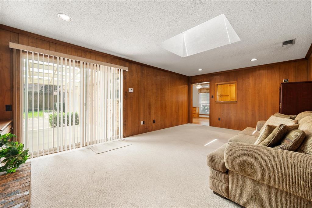 1104 Arlena Drive Property Photo 4