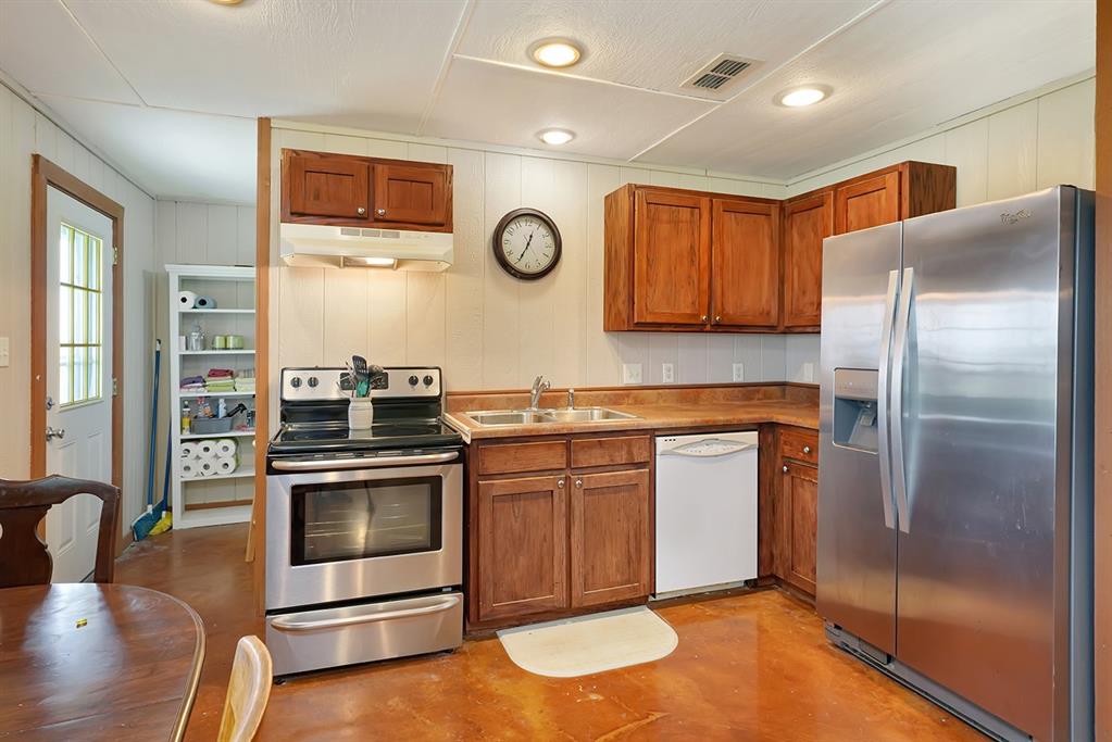 1010 County Road 382 Property Photo 10