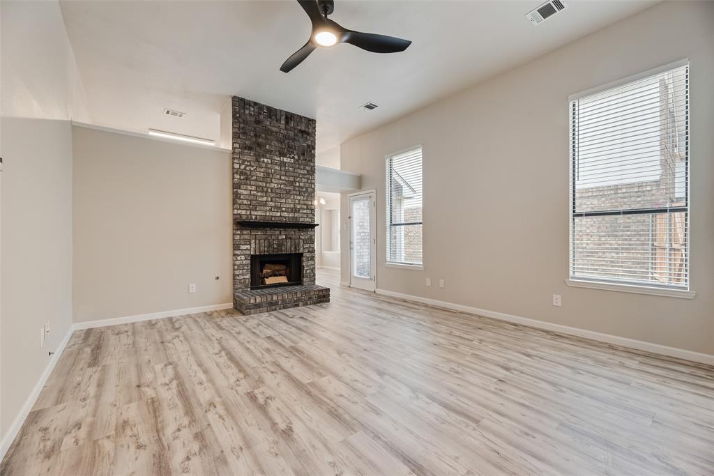 654 Spring Street Property Photo 6