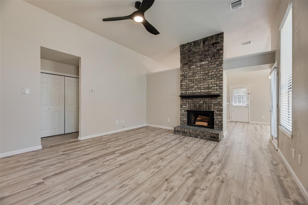 654 Spring Street Property Photo 7