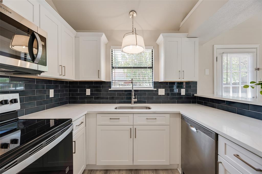 654 Spring Street Property Photo 11