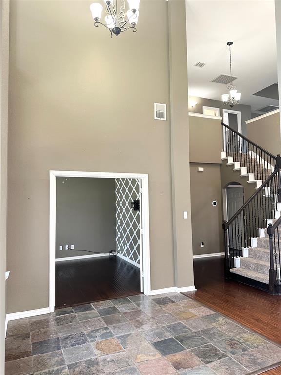 806 Cascades Drive Property Photo 3