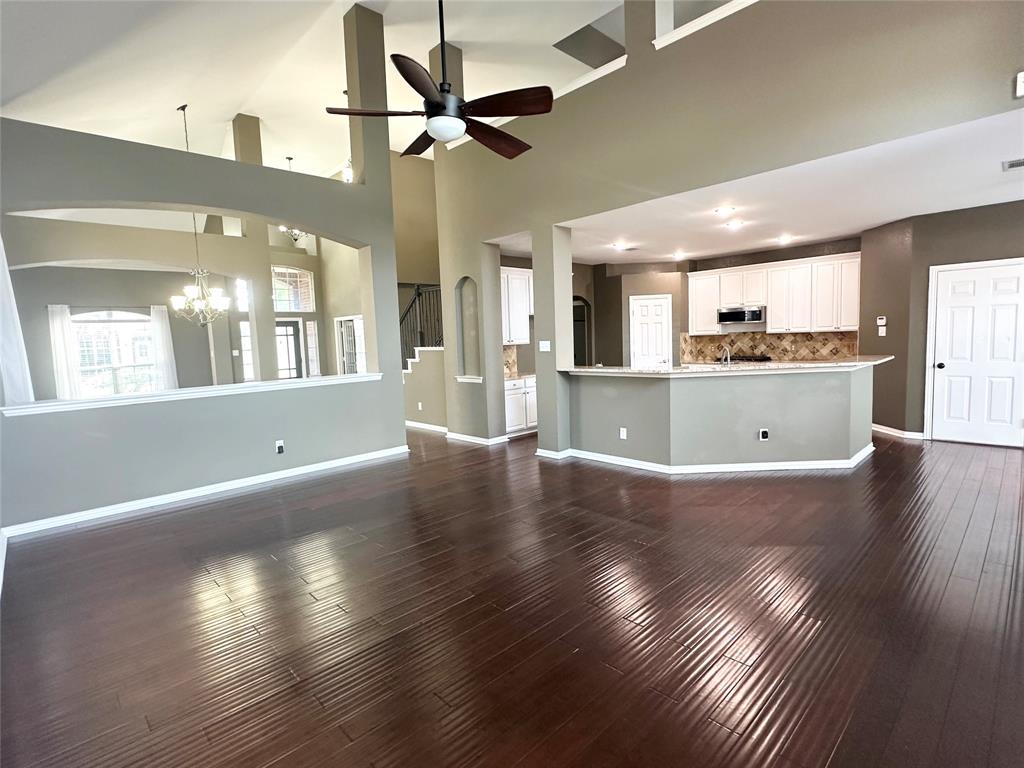 806 Cascades Drive Property Photo 7