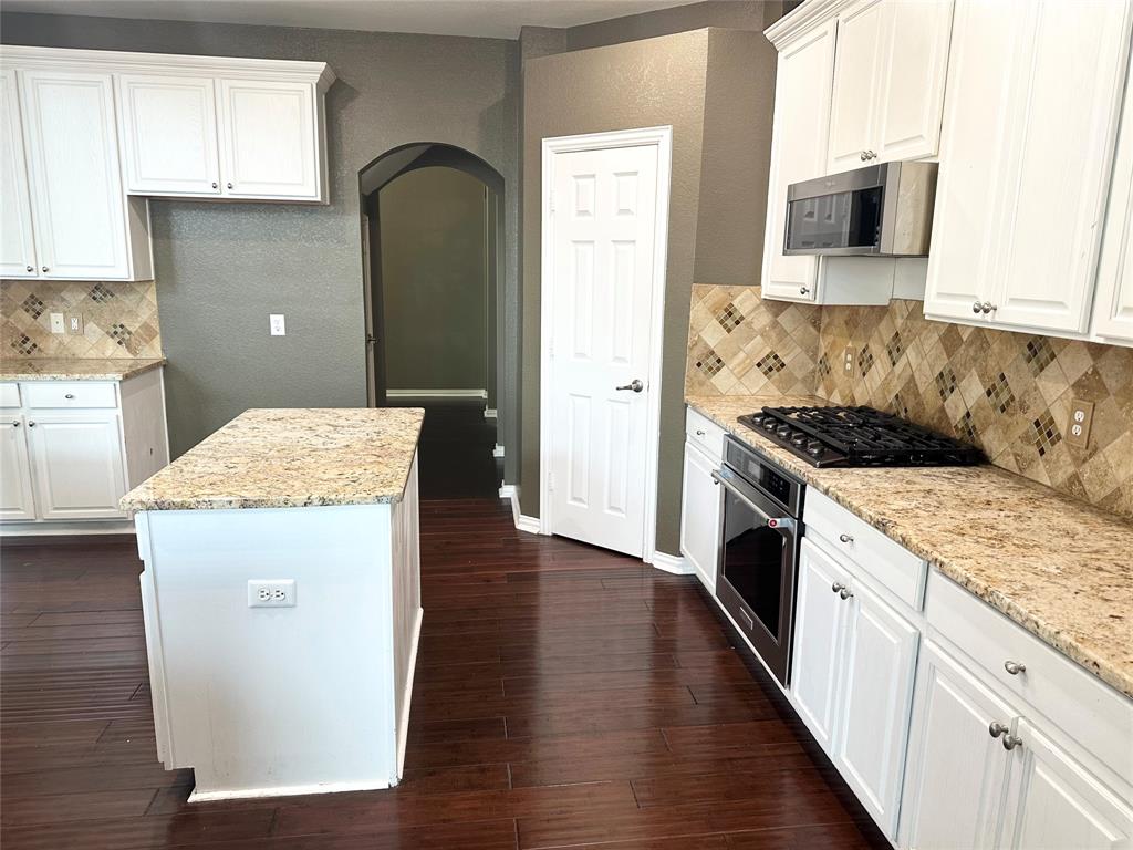 806 Cascades Drive Property Photo 12