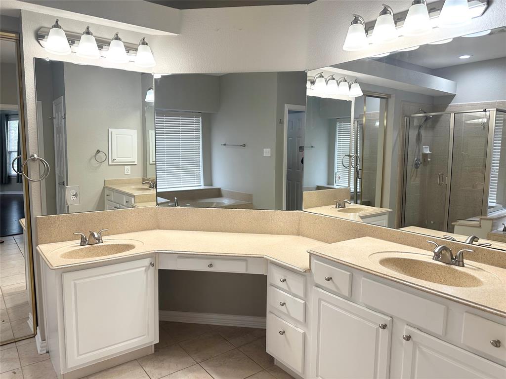 806 Cascades Drive Property Photo 18