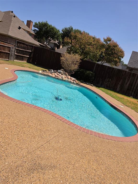 2720 Springhill Drive Property Photo 1