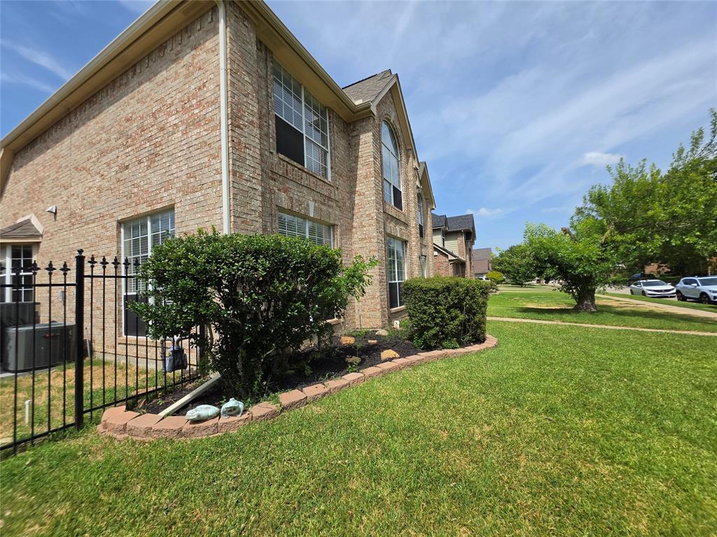 2720 Springhill Drive Property Photo 6