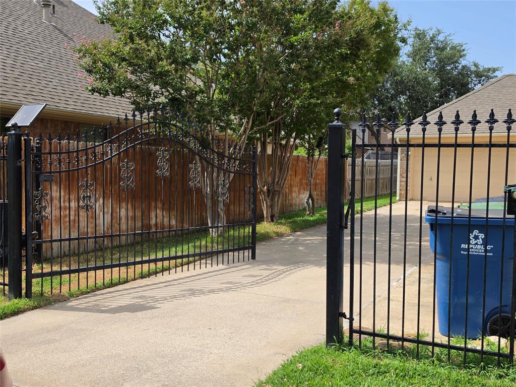 2720 Springhill Drive Property Photo 9