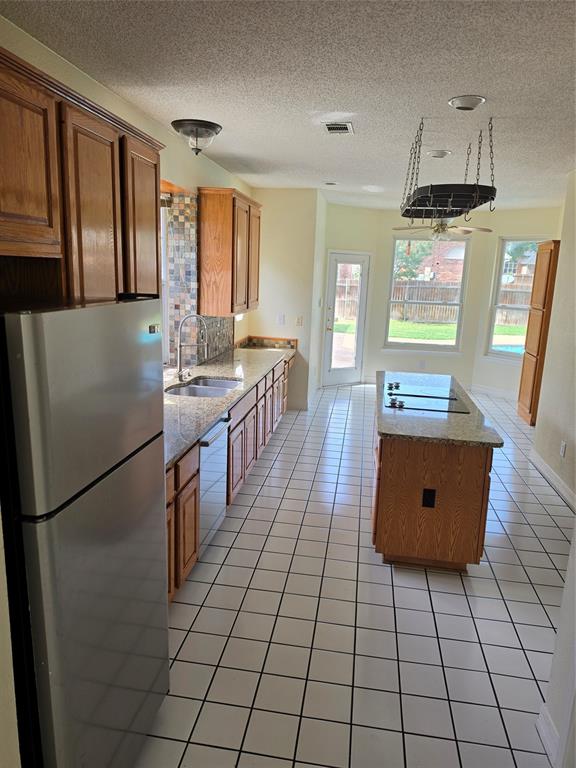 2720 Springhill Drive Property Photo 14