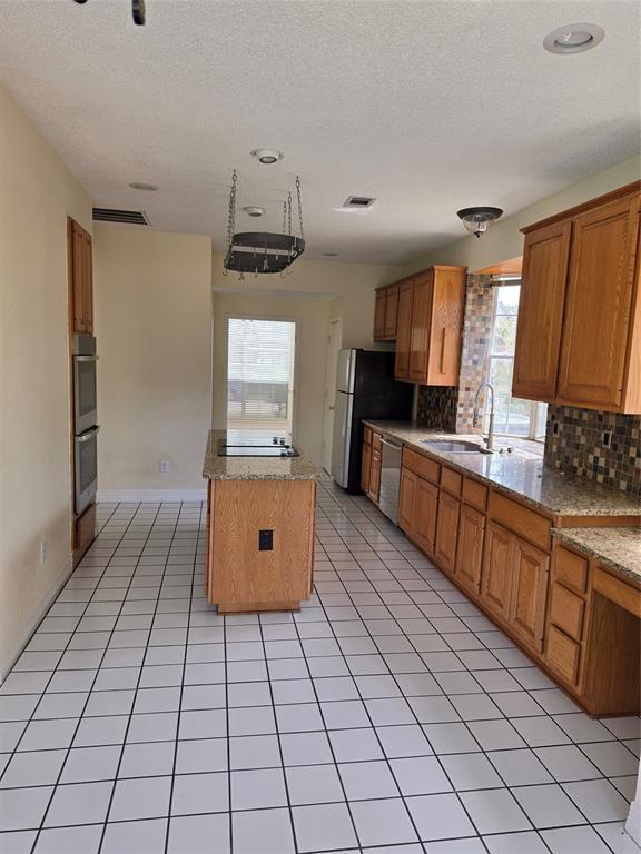 2720 Springhill Drive Property Photo 22