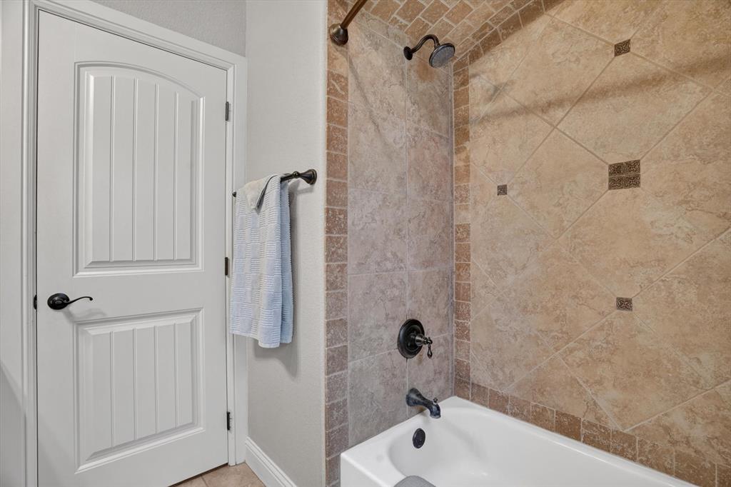 3545 Abes Landing Drive Property Photo 16