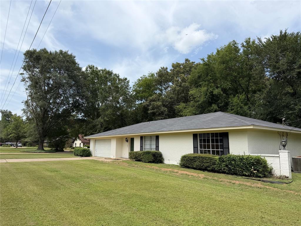 105 Kent Drive Property Photo 2