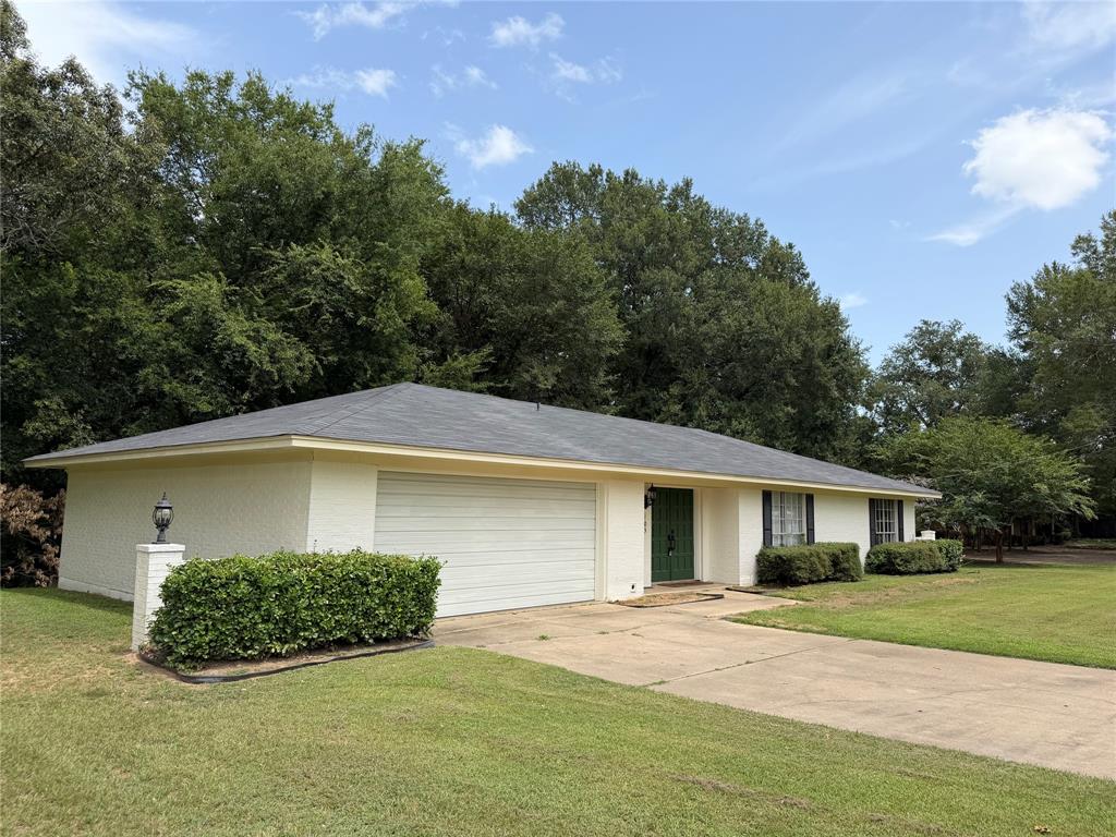 105 Kent Drive Property Photo 3