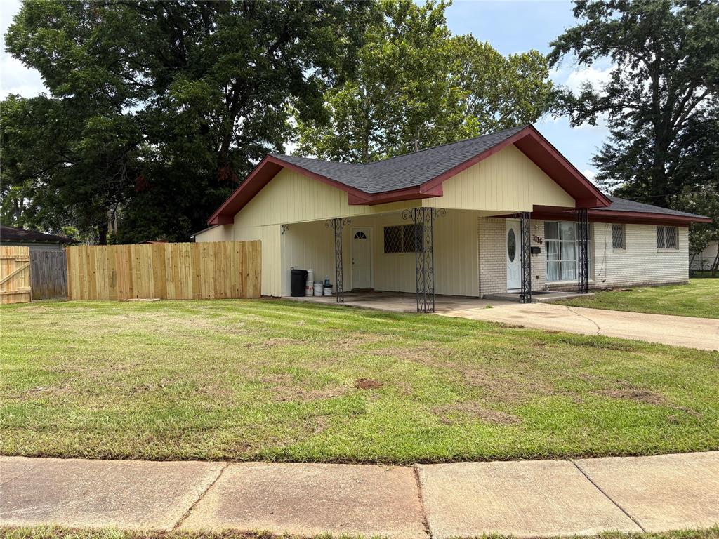 1116 Len Street Property Photo 4
