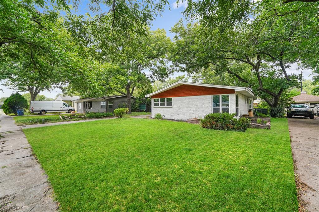 2335 Hartline Drive Property Photo 3