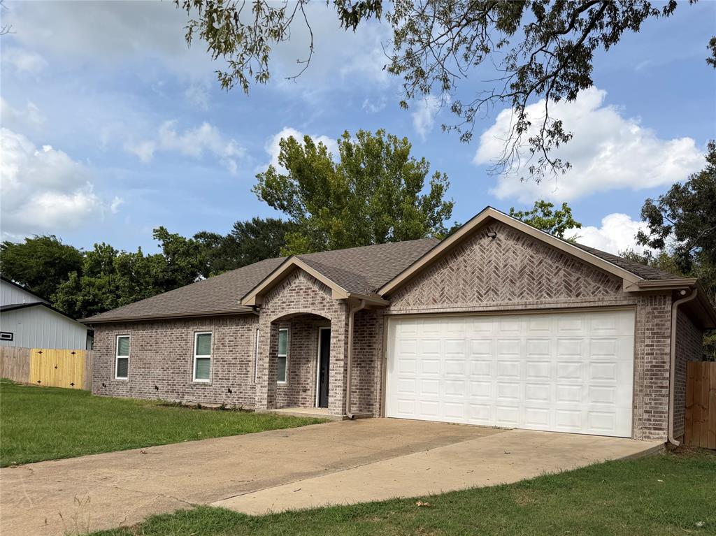 449 Cypress Street Property Photo 3