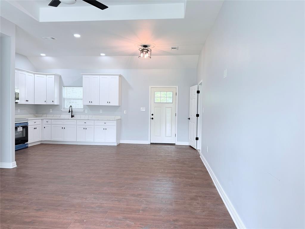 449 Cypress Street Property Photo 8
