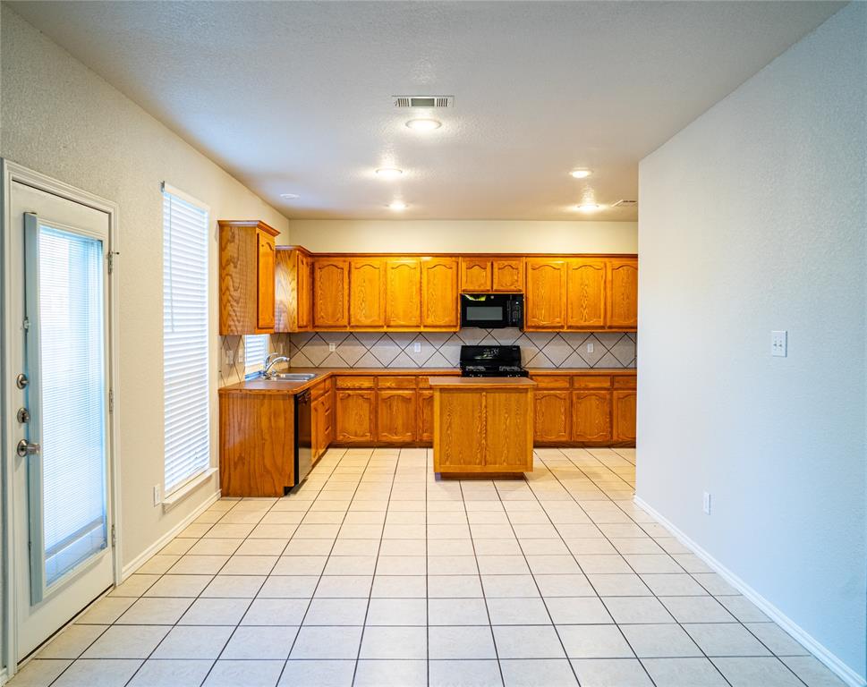 6100 Horse Trap Drive Property Photo 8
