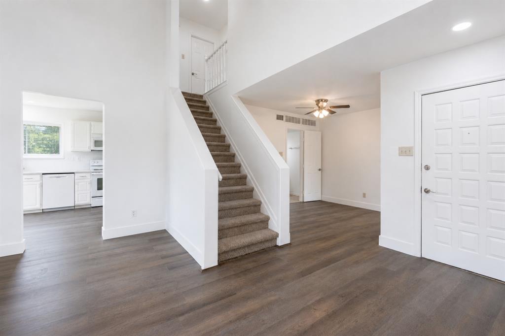 4201 Phoenix Property Photo 9