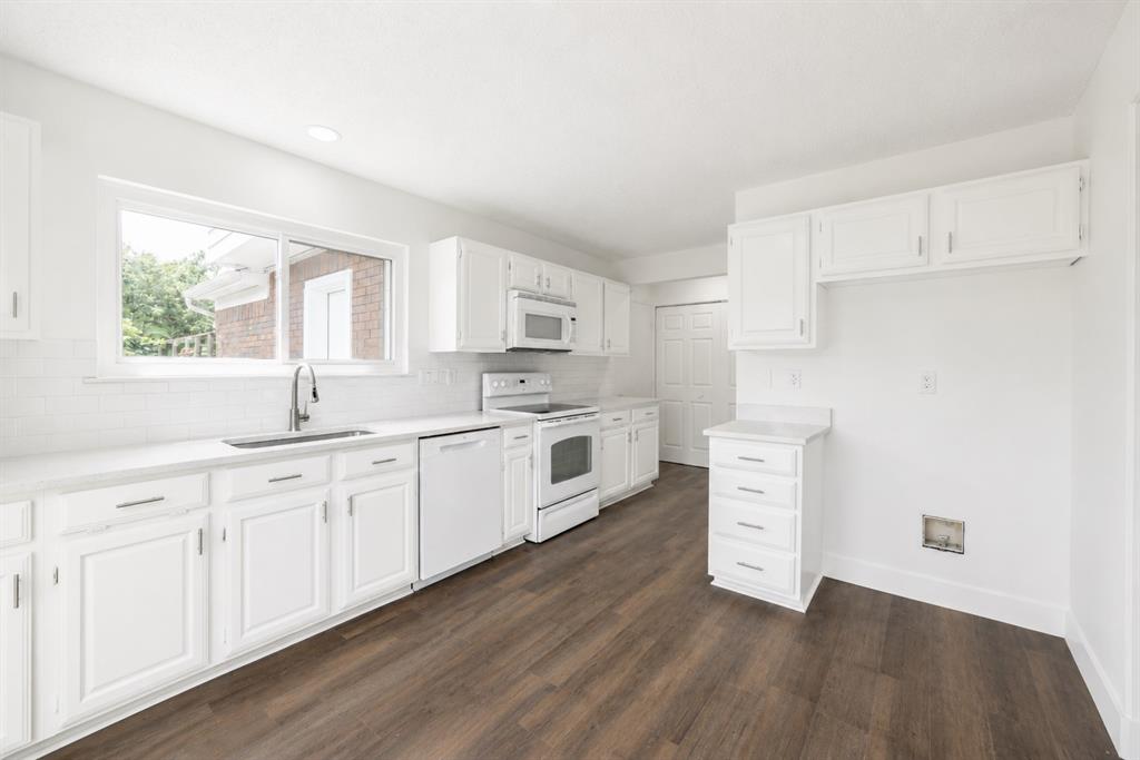 4201 Phoenix Property Photo 14