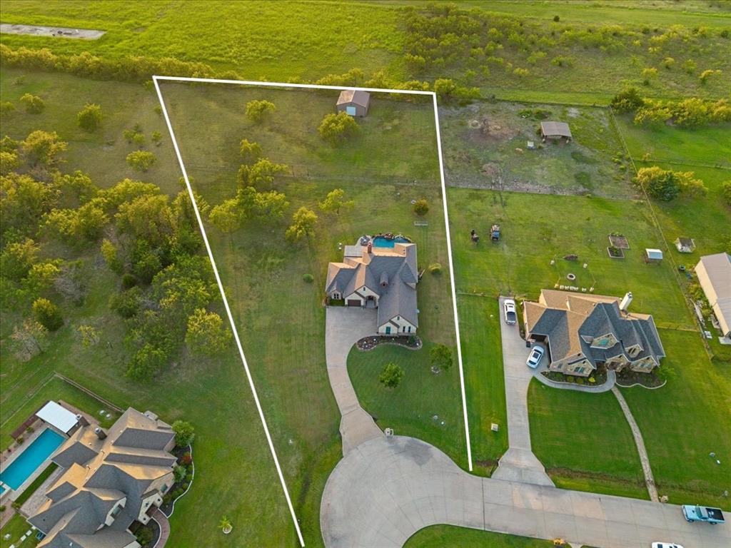 5062 White Pine Drive Property Photo 3