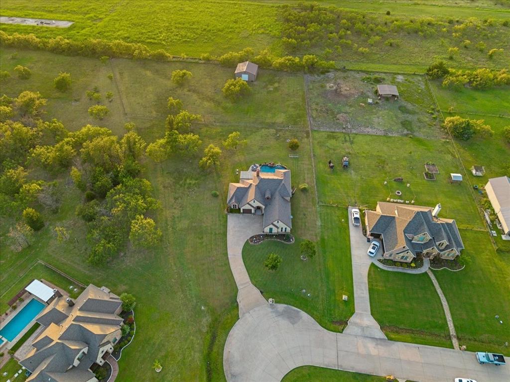 5062 White Pine Drive Property Photo 4
