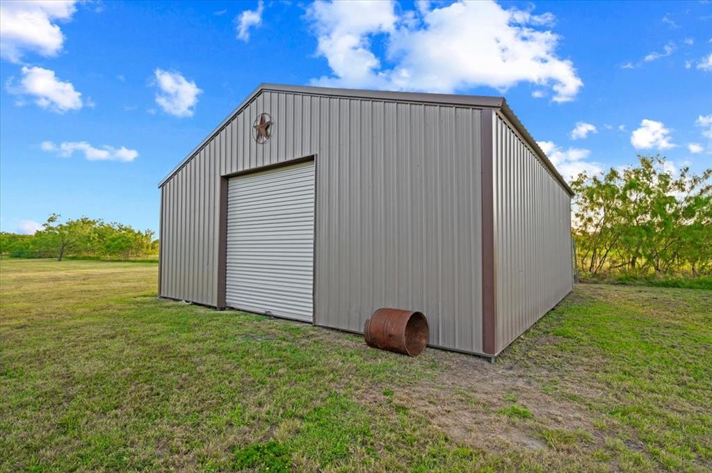 5062 White Pine Drive Property Photo 4