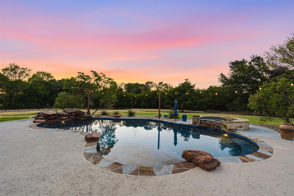 110 Aurora Lights Trail Property Photo 5