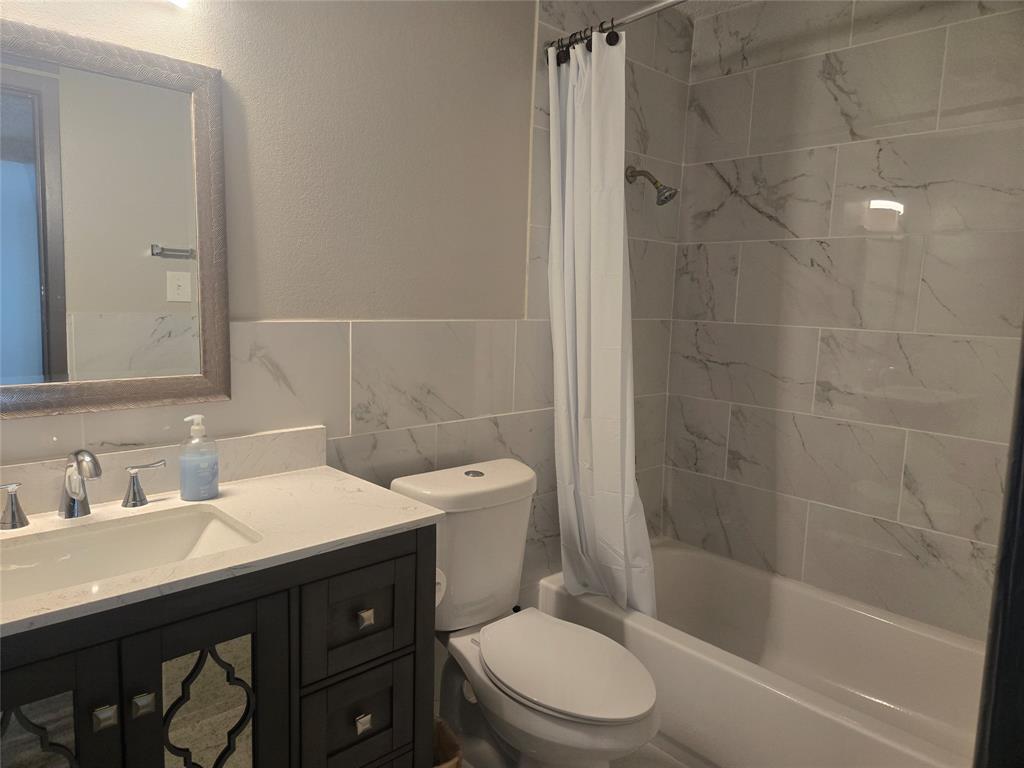 12484 Abrams Road 1624 Property Photo 10