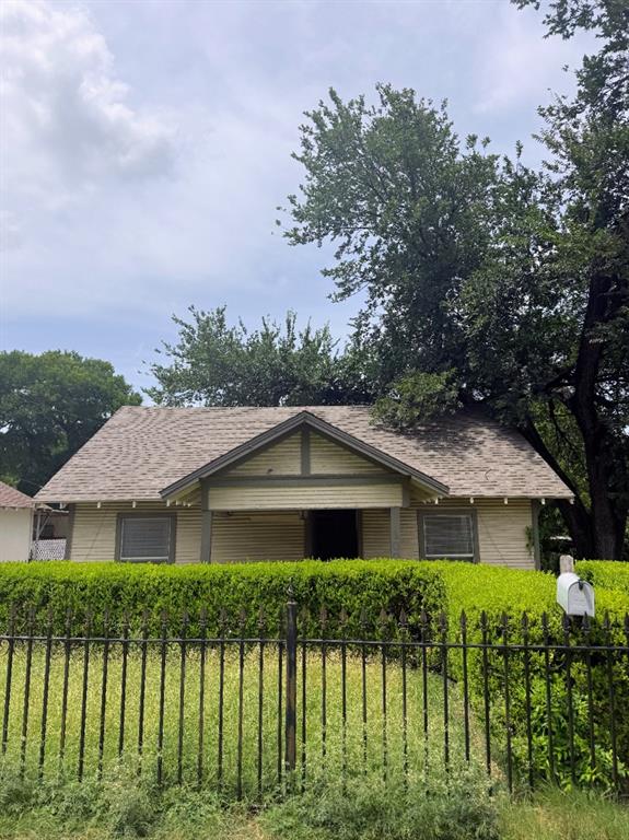 1007 W Clarendon Drive Property Photo 1
