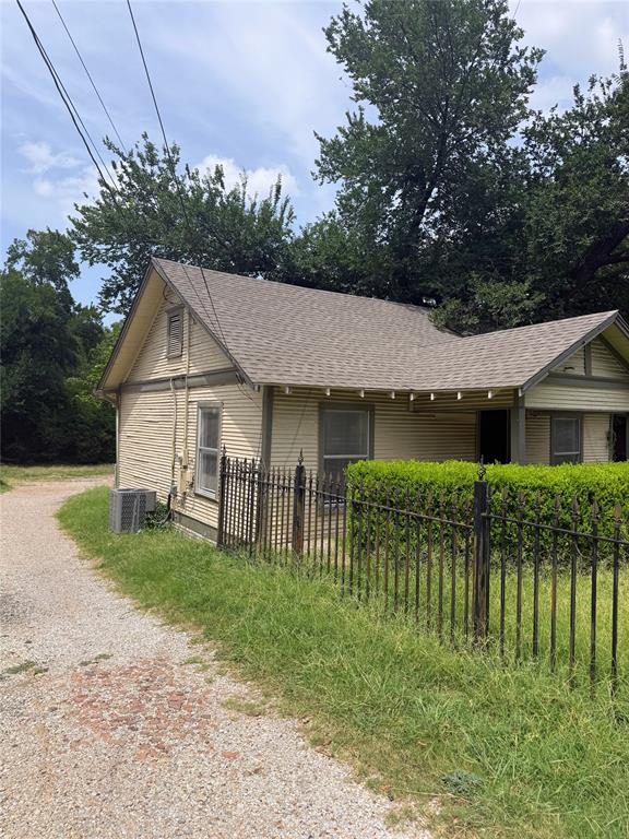 1007 W Clarendon Drive Property Photo 2