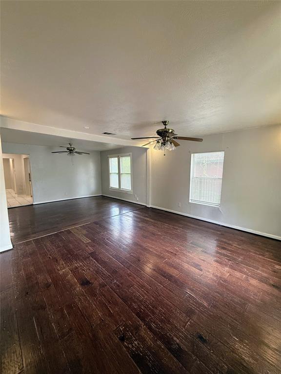 1007 W Clarendon Drive Property Photo 4