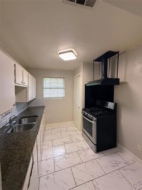 1007 W Clarendon Drive Property Photo 7