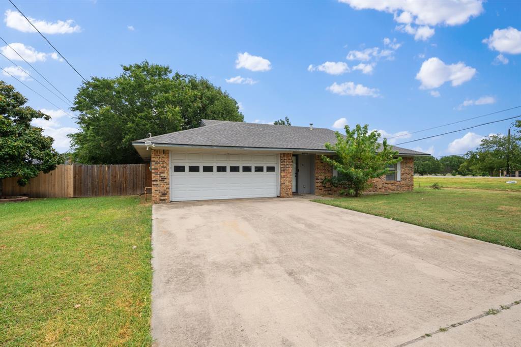 2 Finley Circle Property Photo 2