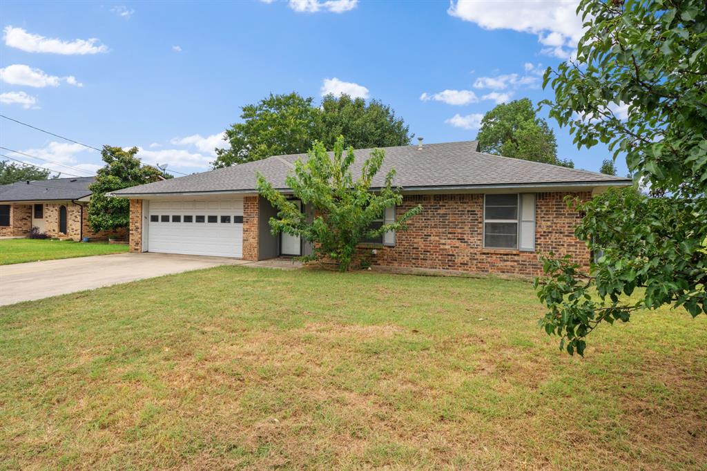 2 Finley Circle Property Photo 3