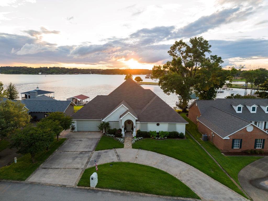 120 Marina Drive Property Photo 3