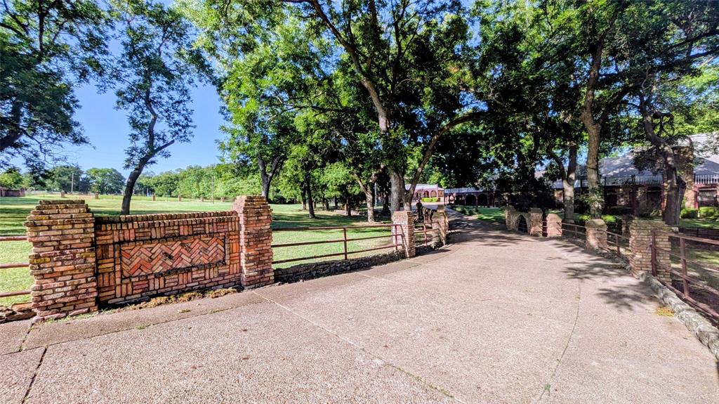 1431 S Houston School Road Property Photo 3