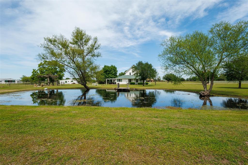 11054 County Road 2464 Property Photo 5