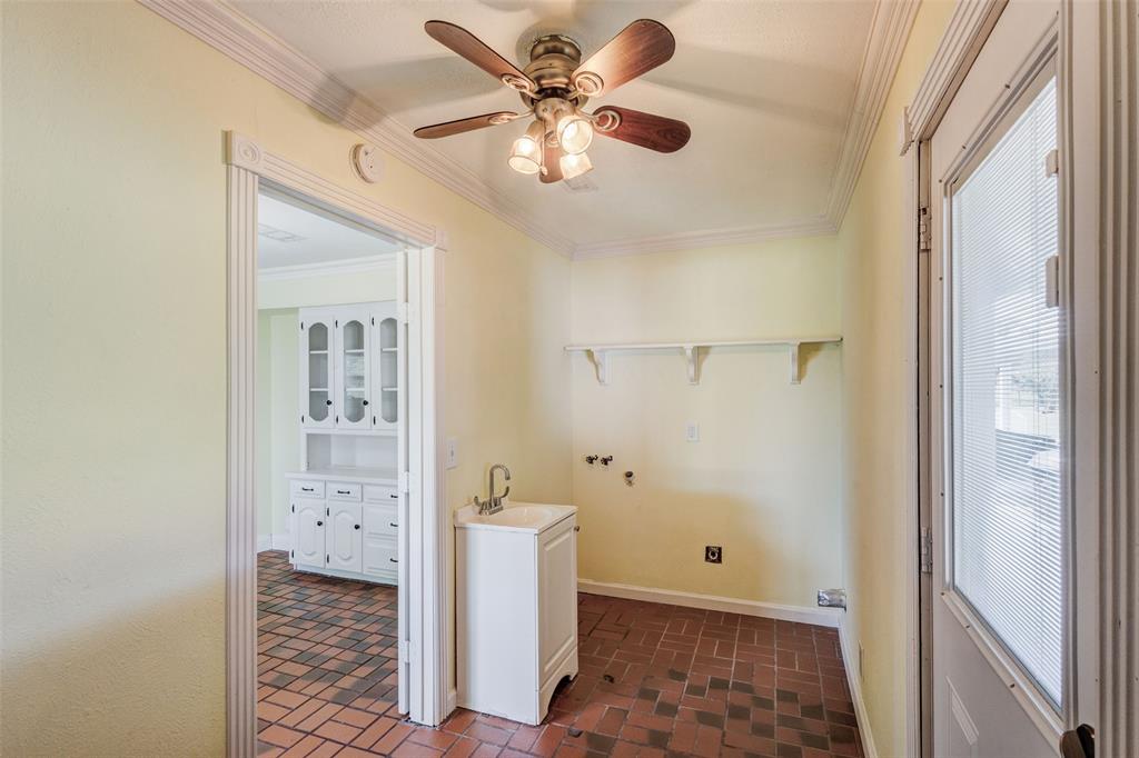 11054 County Road 2464 Property Photo 18