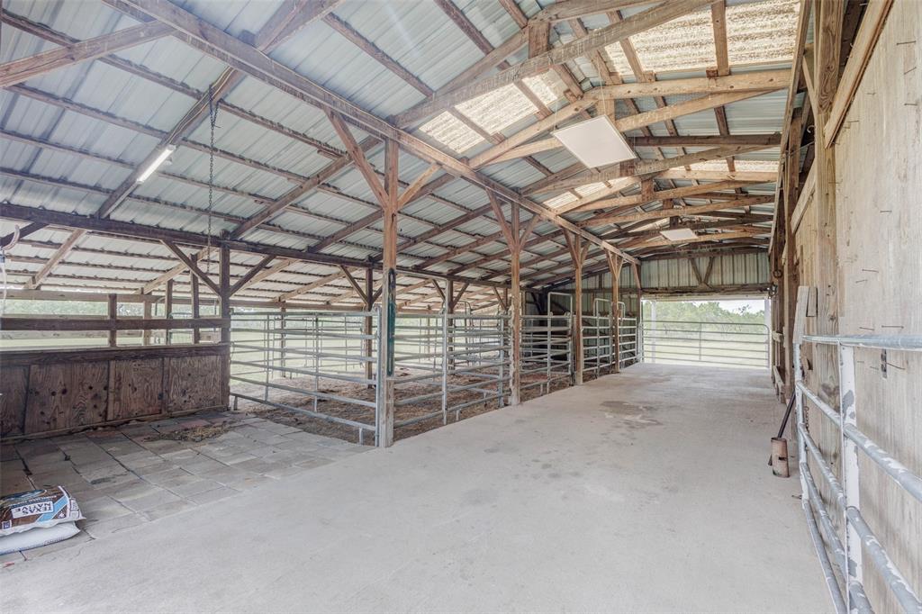 11054 County Road 2464 Property Photo 39