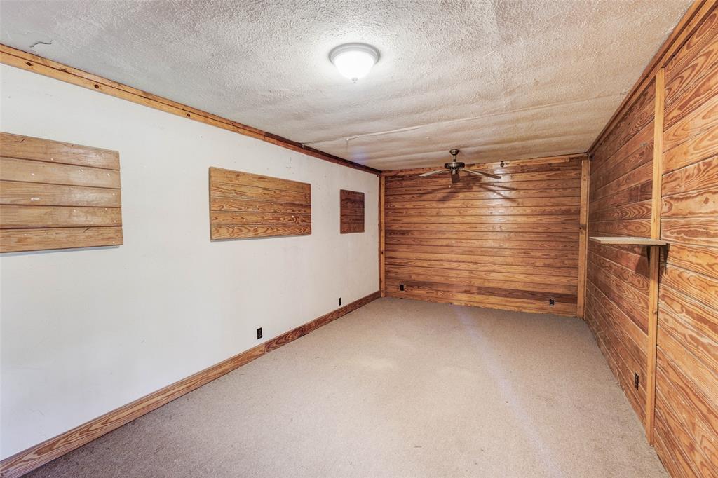 11054 County Road 2464 Property Photo 40