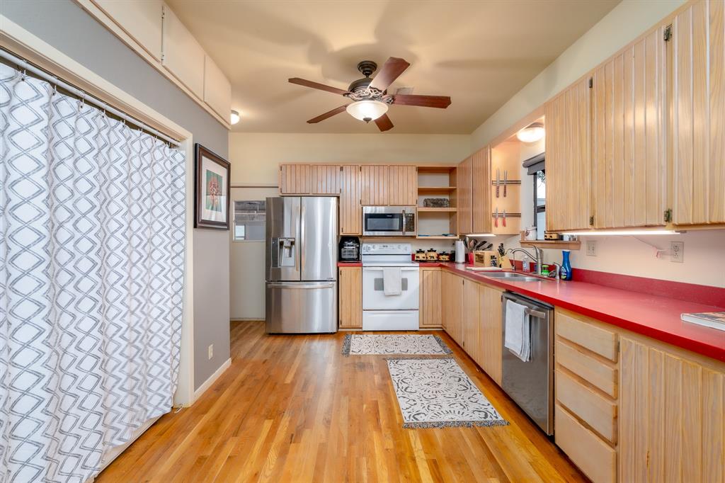 141 Pennington Street B Property Photo 6