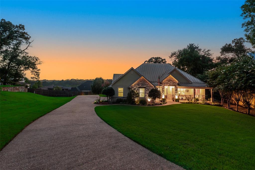 24060 Red Azalea Property Photo 3