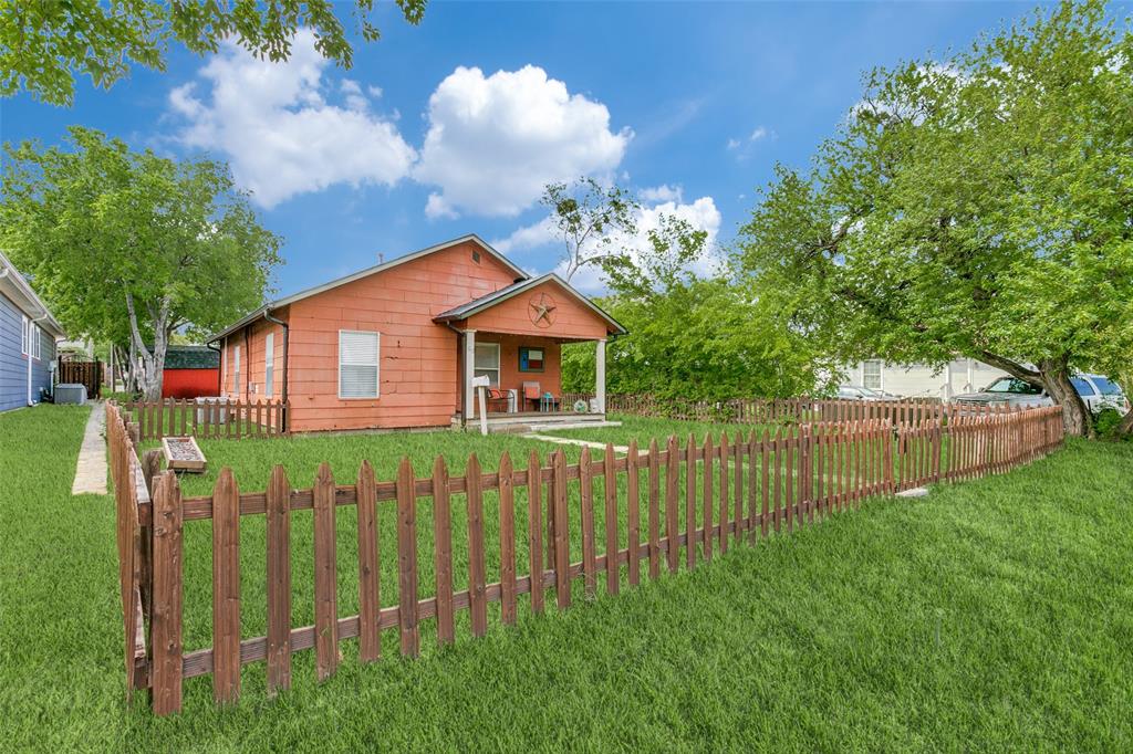 612 E Wall Street Property Photo 1