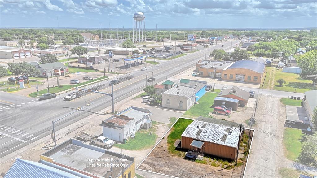 105 W Highway 82 Property Photo 1